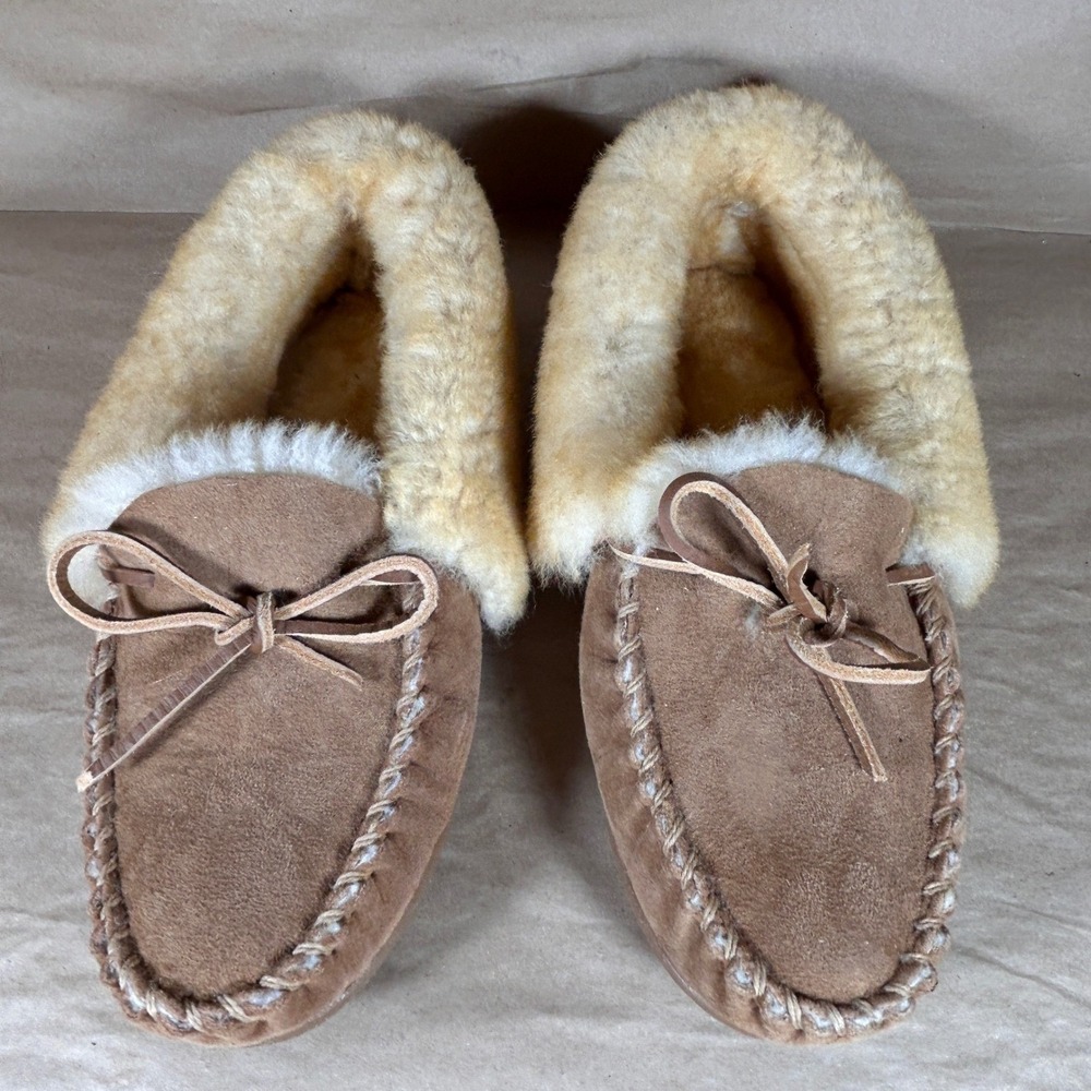 L.L. Bean lamb fur lined leather moccasin slippers women's size 9 brand new - Picture 3 of 12